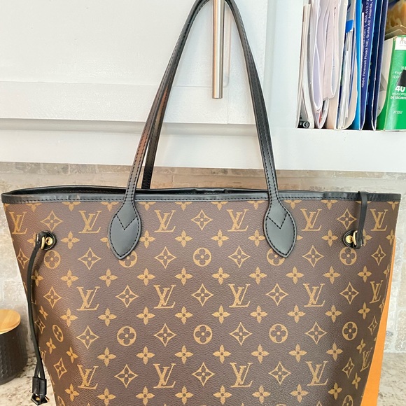 Monogram, made in France Neverfull, gently used, like new, excellent condition. - Picture 4 of 8